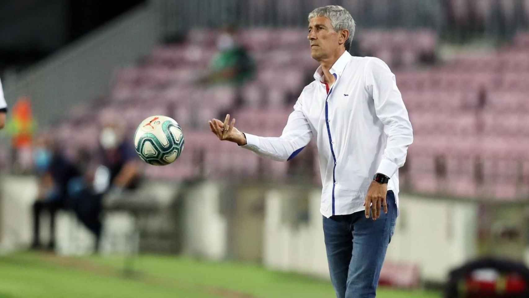 Quique Setién durante un partido /FCB