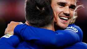 Una foto de Leo Messi y Antoine Griezmann celebrando un gol / FCB