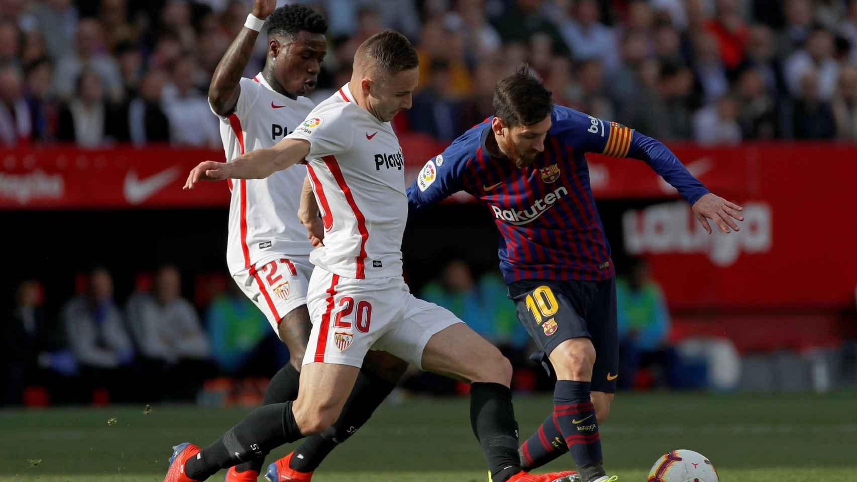 Una foto de Leo Messi durante el partido ante el Sevilla / EFE