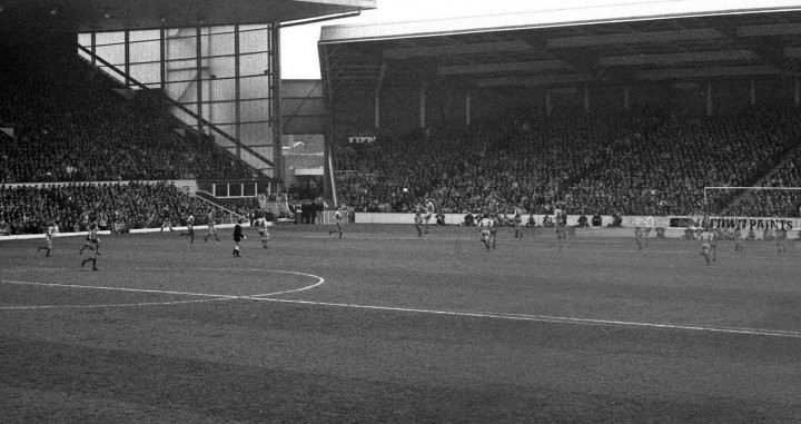 Estadio de Anfield en sus primeros años de vida / Liverpool