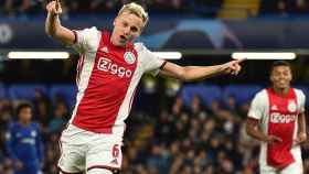 Van de Beek celebrando un gol en un partido contra el Chelsea / EFE