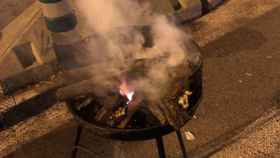 Independentistas haciendo una barbacoa en la Meridiana