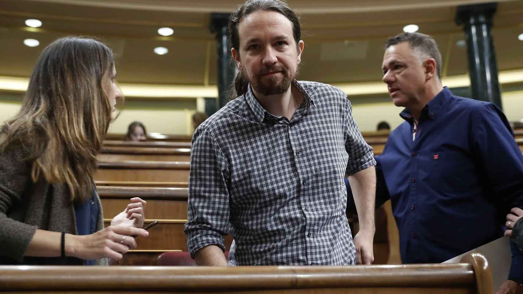 Pablo Iglesias prepara la celebración de primarias en Podemos, antes de Navidad, ante un previsible adelanto electoral / EFE