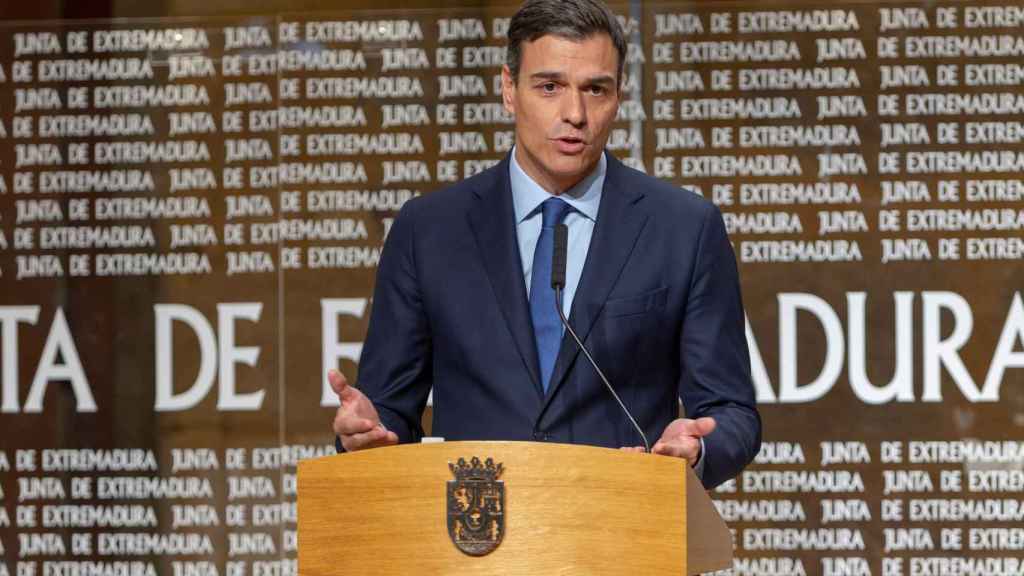 Una foto de Pedro Sánchez en la sede de la Presidencia de la Junta, en Mérida, este viernes / EFE