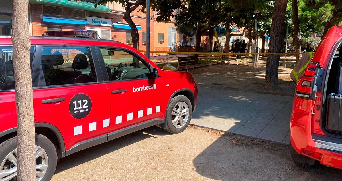 Los bomberos frente a la residencia Mossèn Anton de Sant Adrià de Besòs (Barcelona) / EP