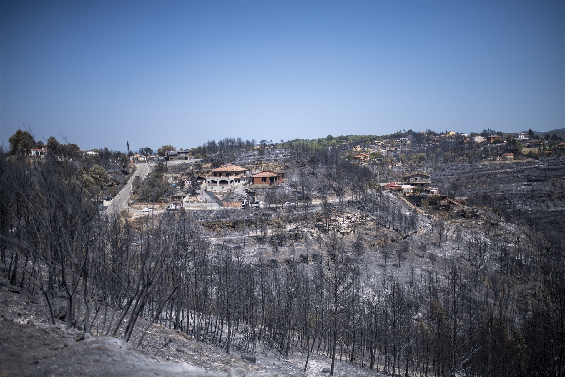 Vista de la urbanización de River Park afectada por el fuego en Pont de Vilomara, Barcelona / Lorena Sopêna - EUROPA PRESS