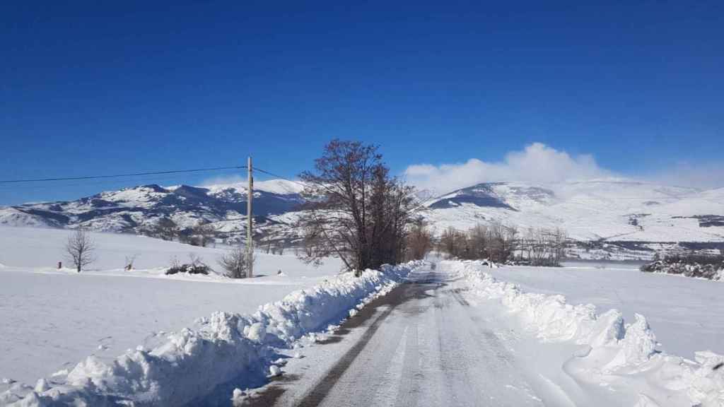 Nieve en una carretera de Cataluña / PROTECCIÓ CIVIL