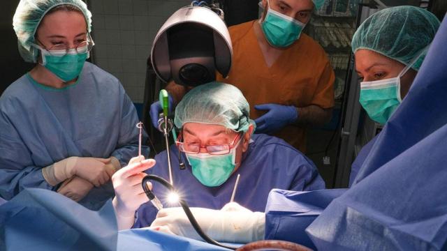 Una cirugía de cáncer en el Hospital de Bellvitge de L'Hospitalet / EUROPA PRESS