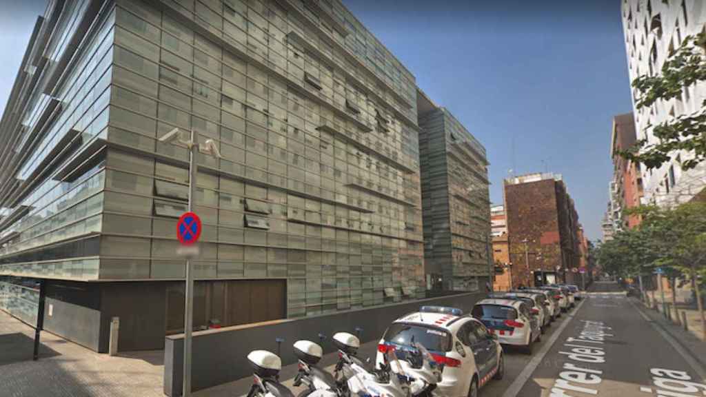 Comisaría de los Mossos d'Esquadra en Les Corts / GOOGLE MAPS