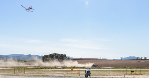 Uno de los momentos durante las jornadas de Aviación Adaptada del pasado 1 de octubre en Igualada-Ódena / LUIS MIGUEL AÑÓN (CG)