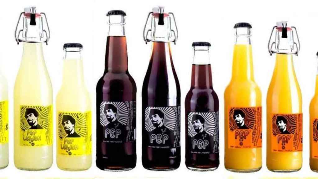 Varias bebidas de Lemon Factory, de limón, cola y naranja / PEP LEMON