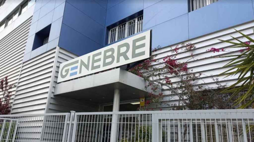 Sede de Genebre Group en Hospitalet de Llobregrat / CG