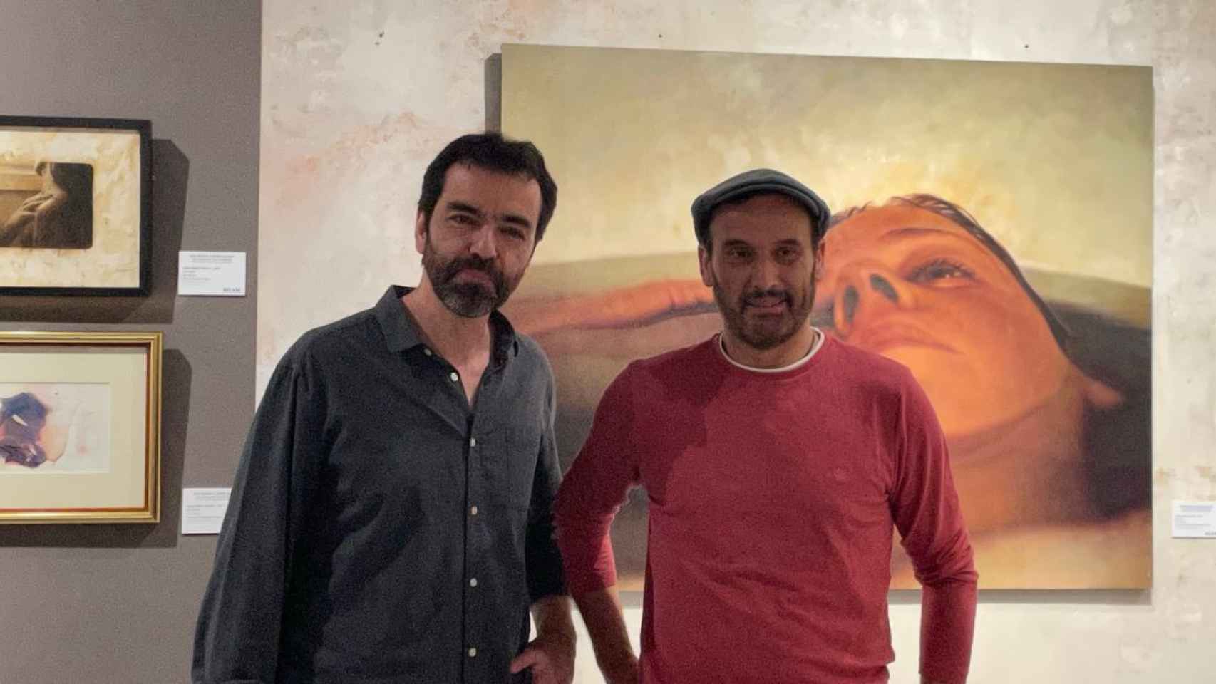 Jaime Valero y Kike Meana en su exposición Un lenguaje, dos acentos. Retratos de una larga amistad en el MEAM (Barcelona) / LAURA MARTÍN