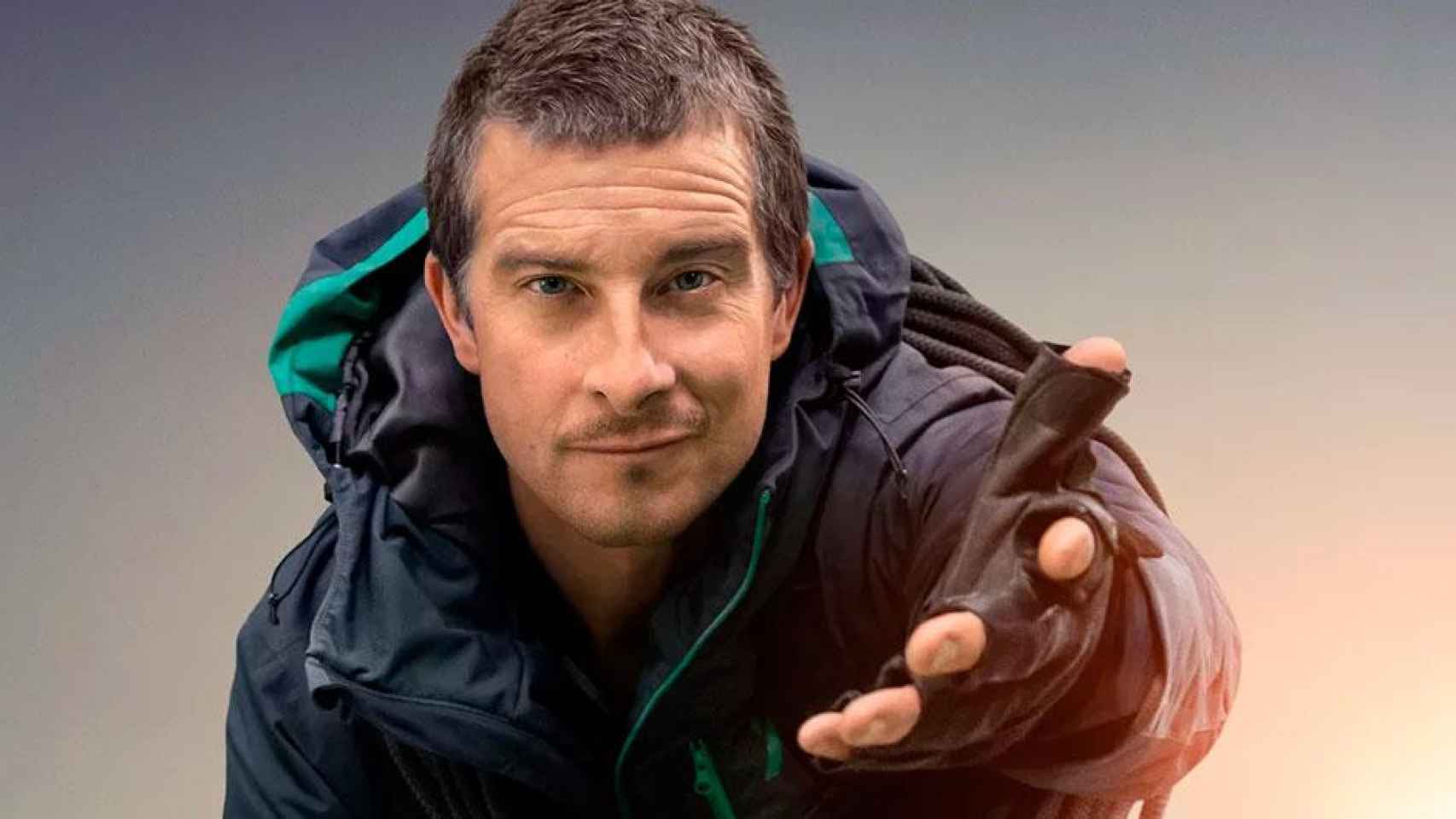 Bear Grylls en el póster de 'You vs. Wild' / NETFLIX