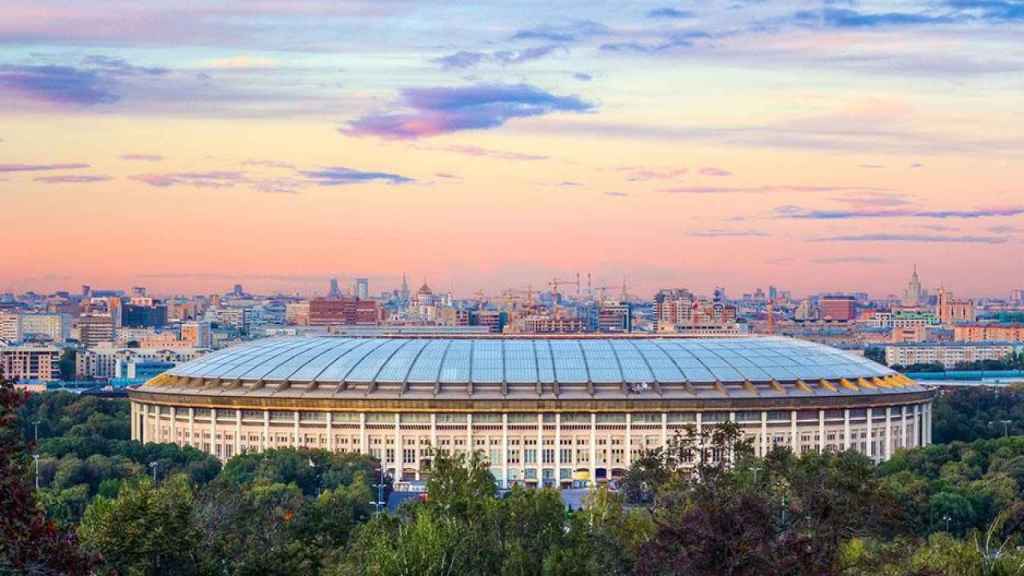 Estadio Luzhnikí / BOOKING