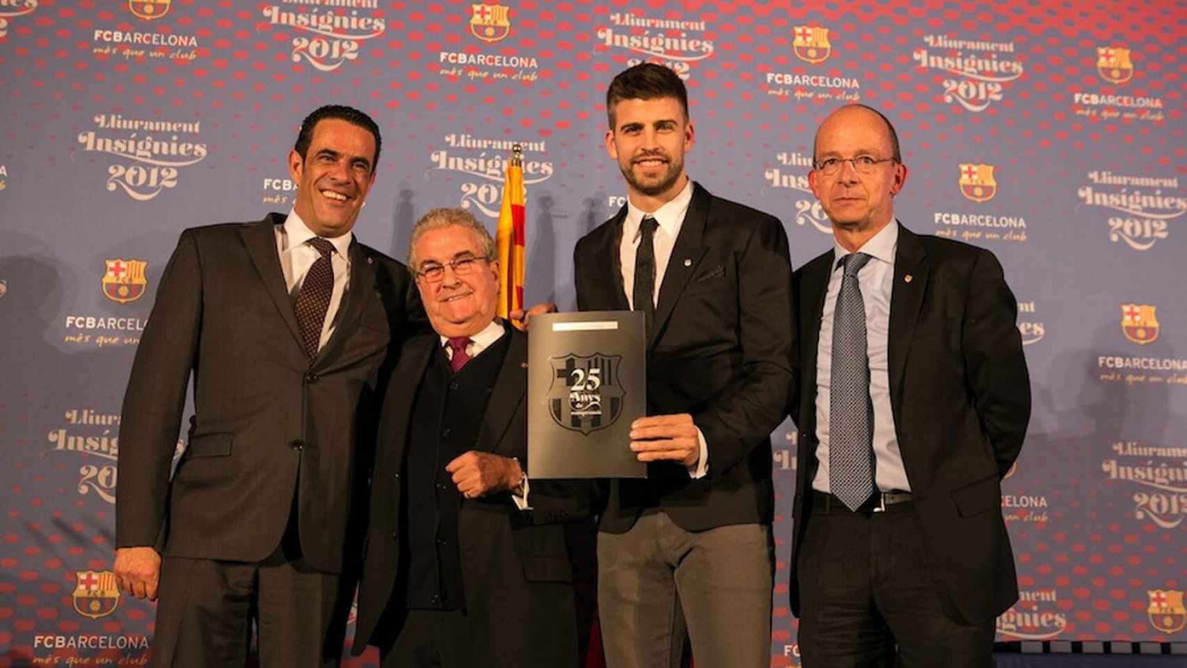 Bernabeu, Piqué y Cardoner en un acto del club / FC Barcelona