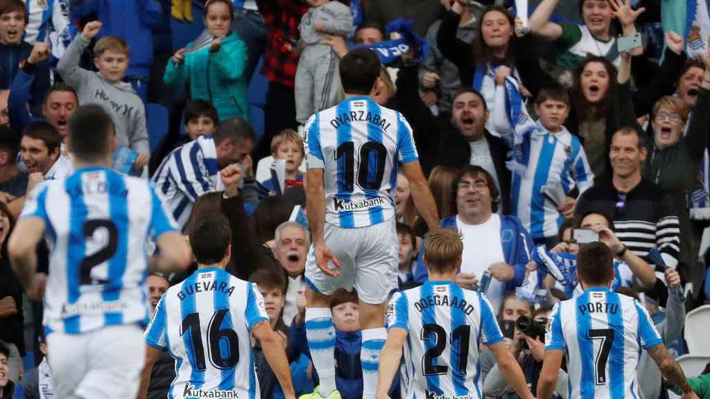 Oyarzabal celebra su gol contra el Barça / EFE