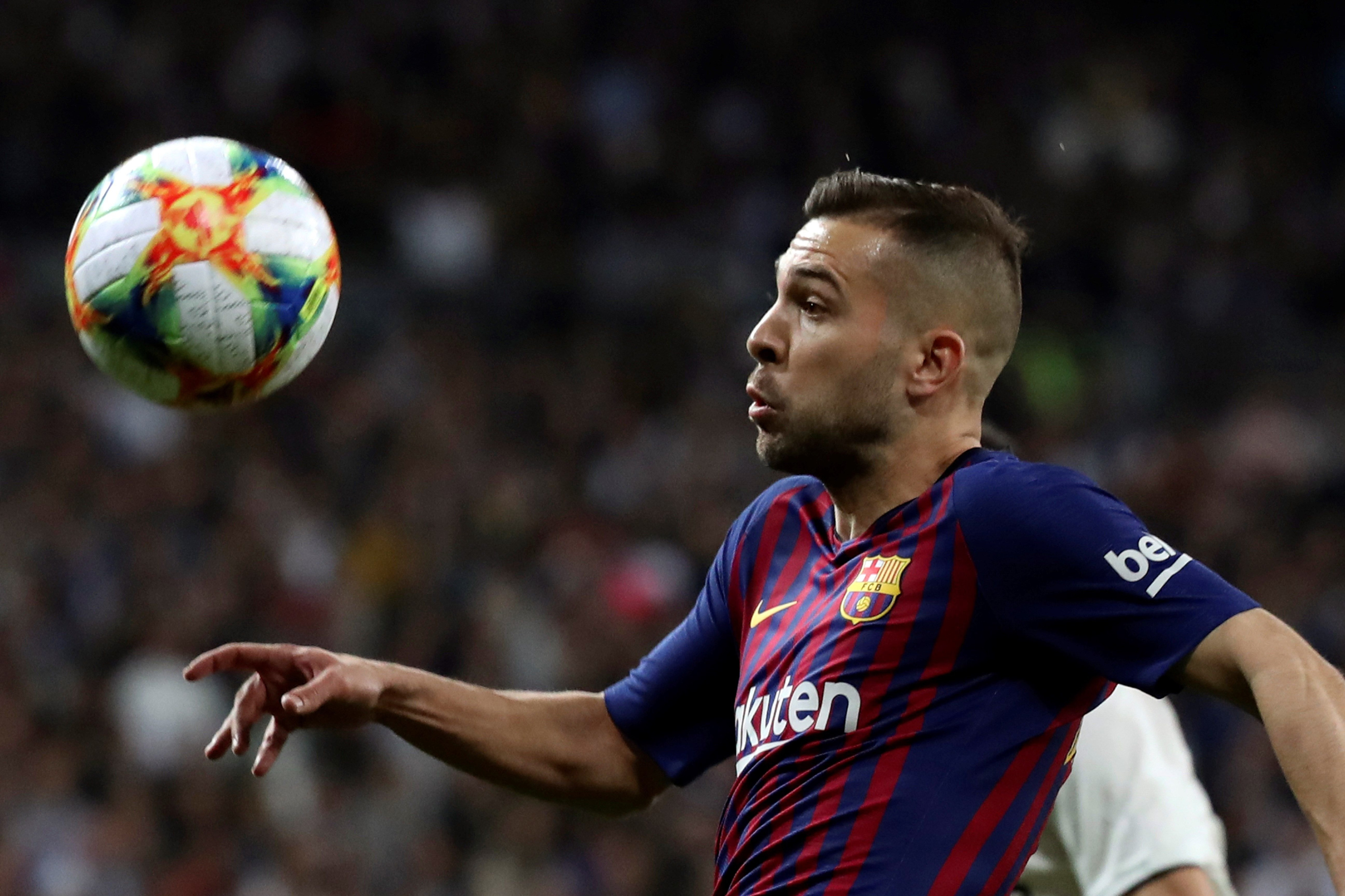 Una foto de Jordi Alba durante el clásico en el Santiago Bernabéu / EFE