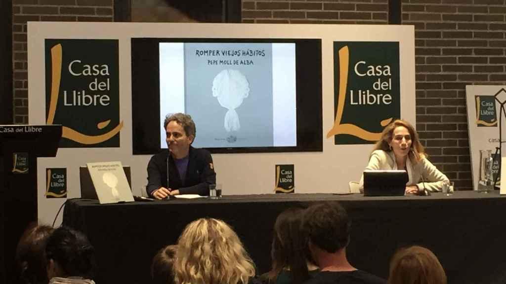 Pepe Moll de Alba y Eva Moll de Alba en la presentación de 'Romper viejos hábitos' / CG