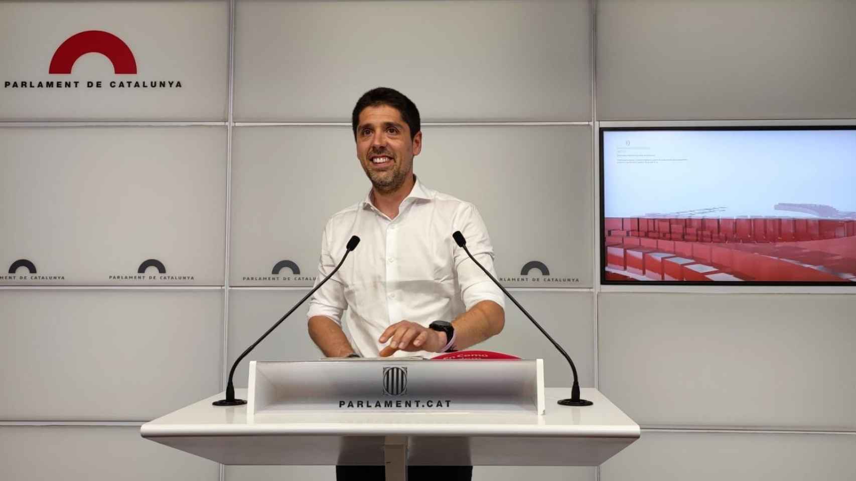 El poravoz de los 'comuns' en el Parlament, David Cid, en rueda de prensa en la Cámara catalana / EUROPA PRESS