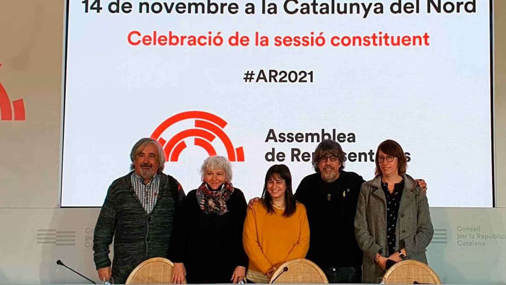 Ona Curto (c), con el resto de representantes de la 'mesa' del parlamento del CxR / EP