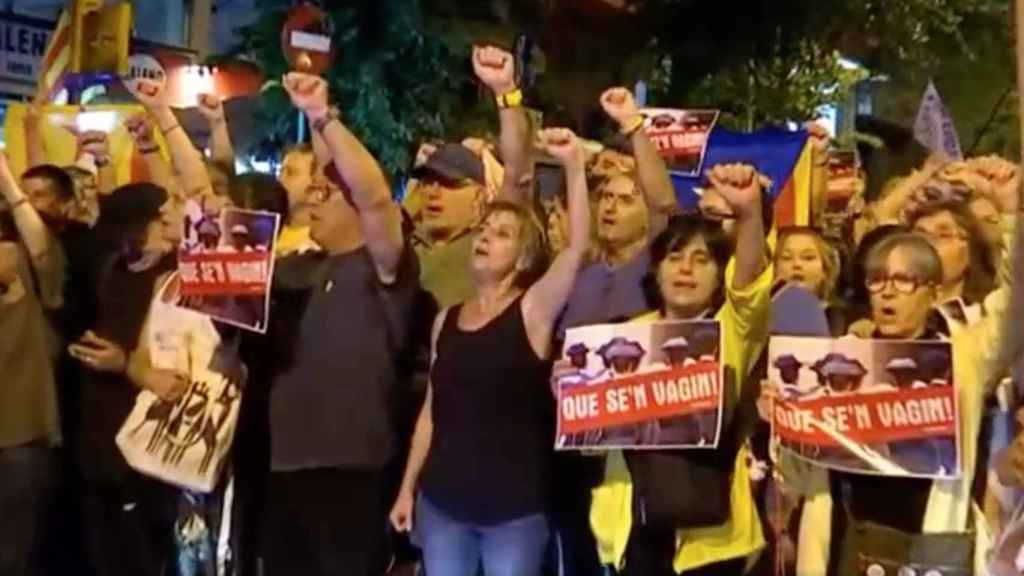 Manifestación organizada por los CDR ante la Guardia Civil en Barcelona / BETEVÉ