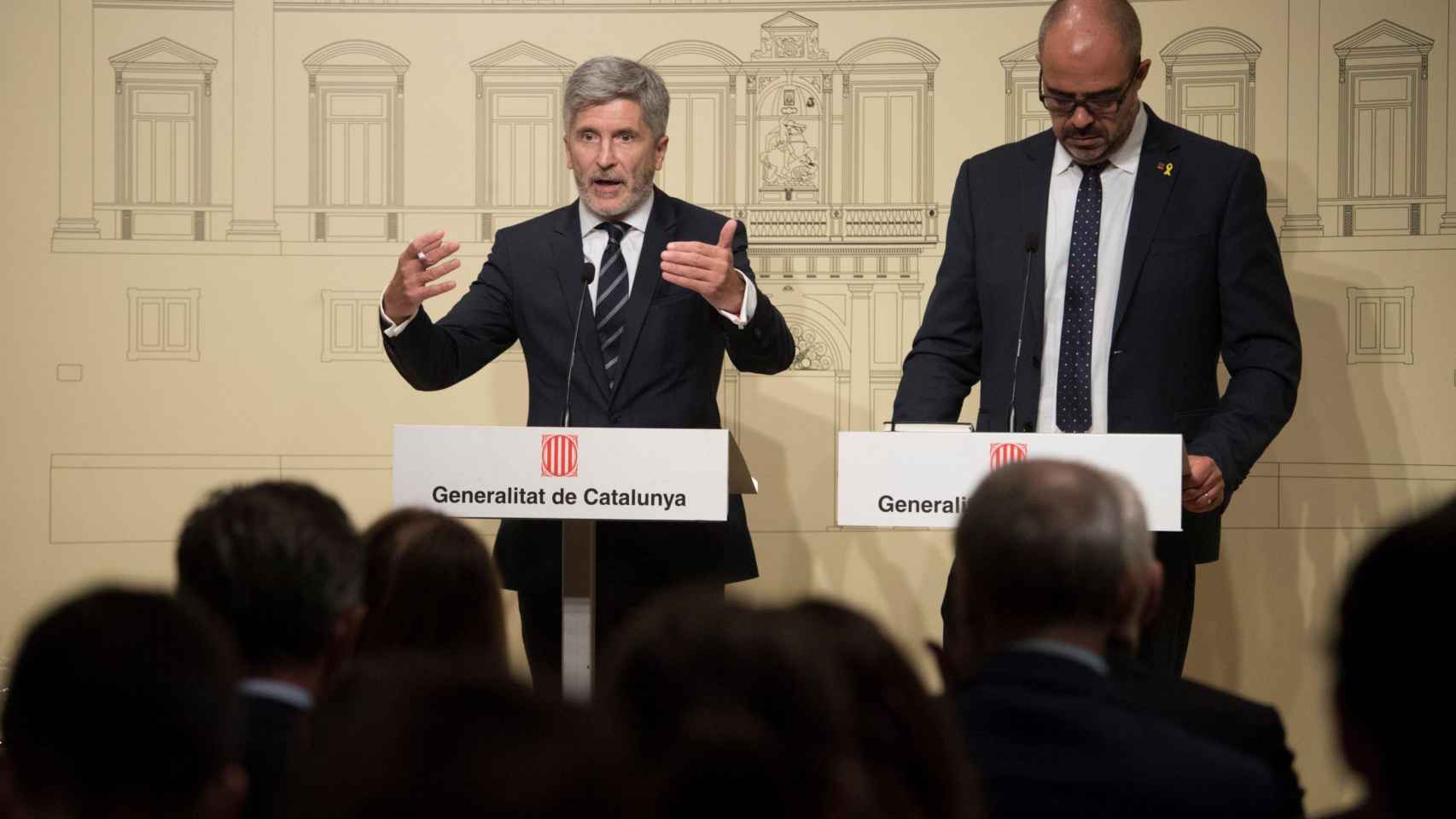 El ministro del Interior Fernando Grande-Marlaska junto al consejero de Interior de la Generalitat, Miquel Buch / EFE