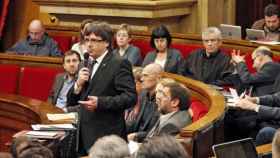 Carles Puigdemont, presidente de la Generalitat, en el Pleno del Parlament.