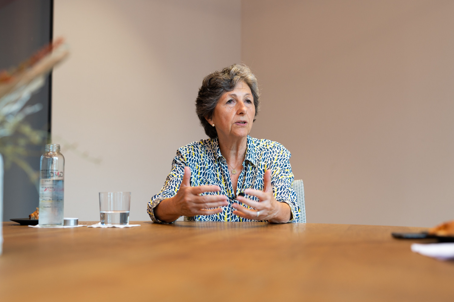 Elda Mata, presidenta de Sociedad Civil Catalana, en un momento de la entrevista con Crónica Global / LUIS MIGUEL AÑÓN (CG)