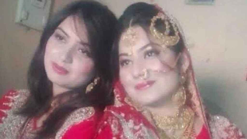 Las dos hermanas asesinadas en Pakistán / EE