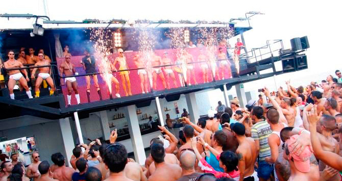atlantida sitges discoteca podio