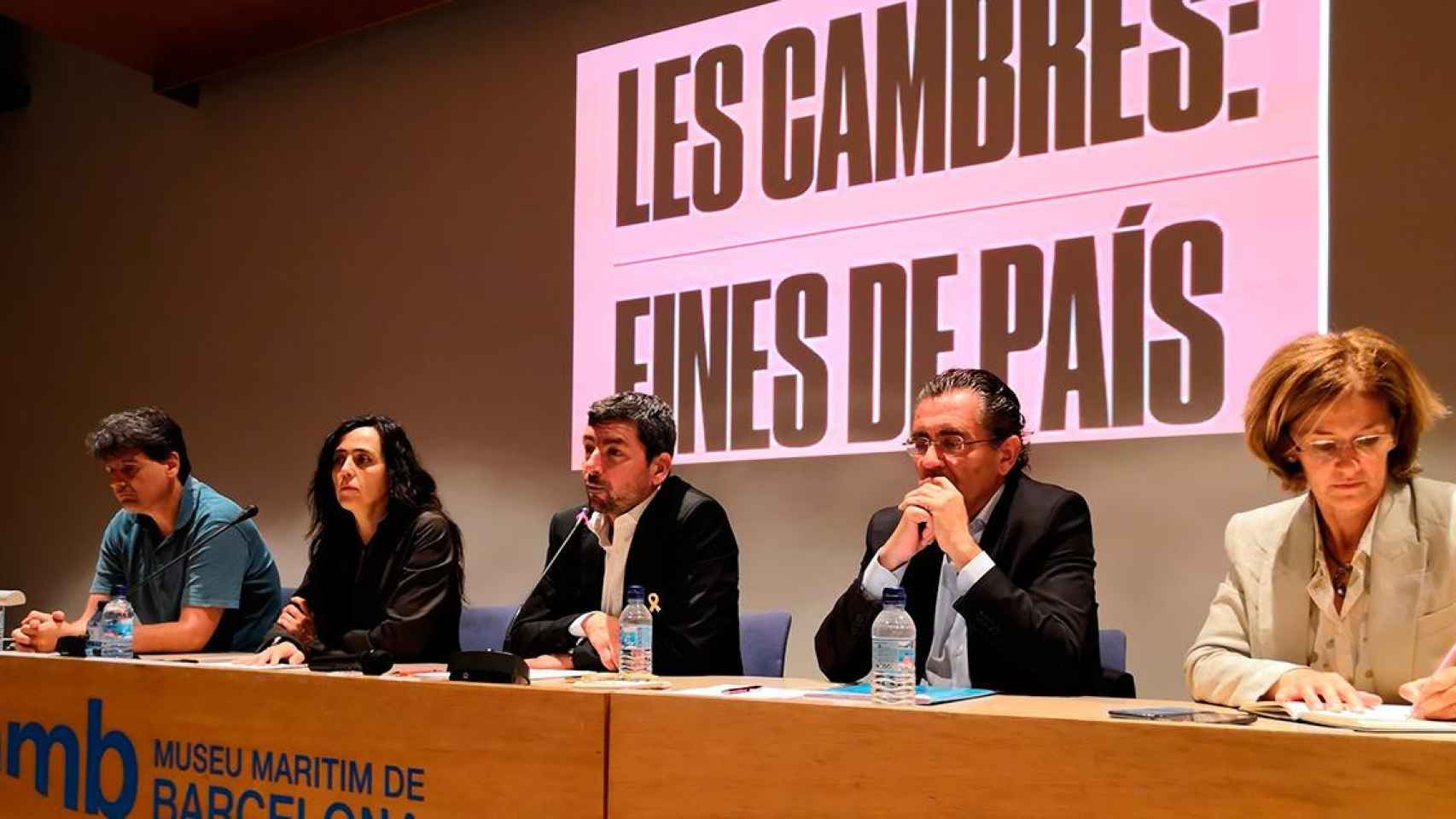 Presentación de la candidatura Eines de País a las cámaras de comercio catalanas, con Joan Canadell (c) y Mònica Roca (2i) / EUROPA PRESS