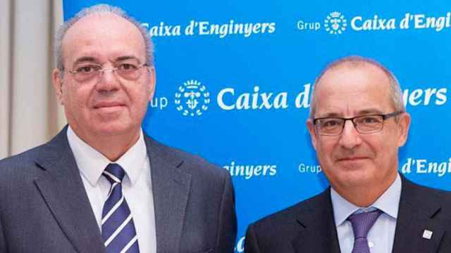 Josep Oriol Sala (I) y Joan Cavallé, presidente y director general de la Caixa d'Enginyers / CG