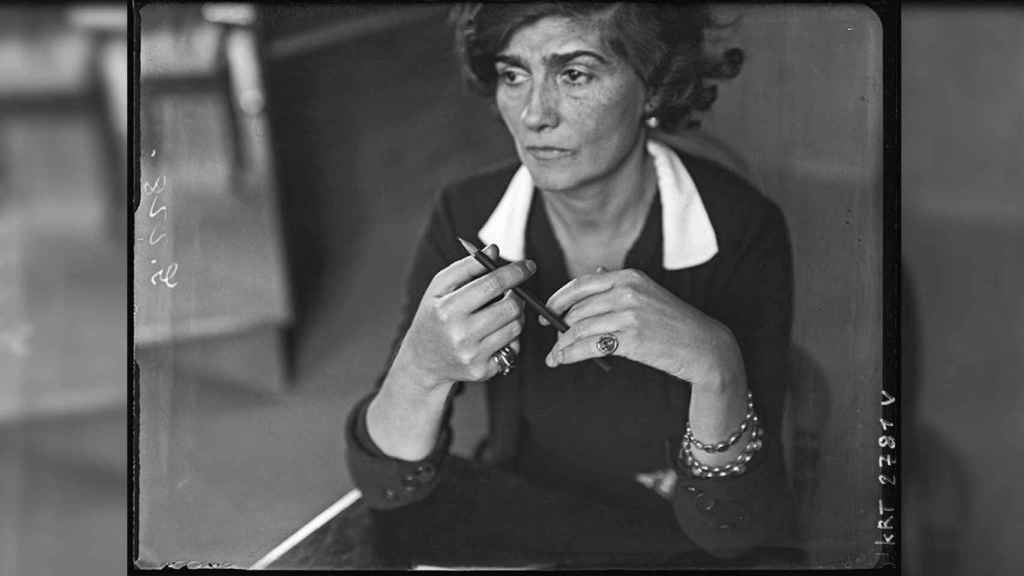 Coco Chanel en los años 30©Ministerio de Cultura. Mediateca de la arquitectura y del patrimonio / GRAND PALAIS ANDRÉ KERTÉSZ