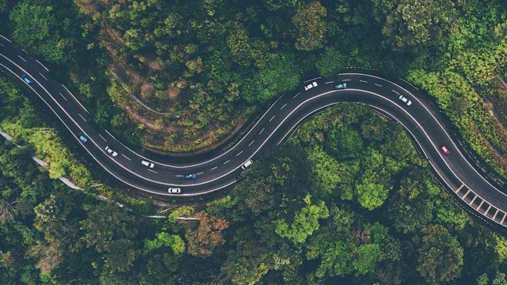 Tramo de riesgo en una carretera de Cataluña / PEXELS