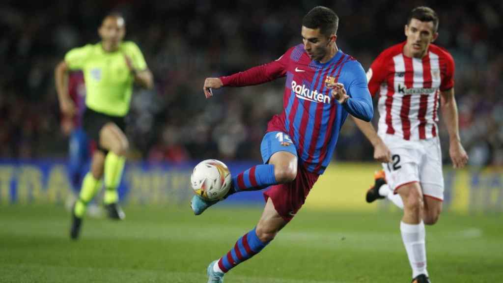 Ferran Torres, durante el partido del Barça contra el Athletic Club en el Camp Nou / EFE