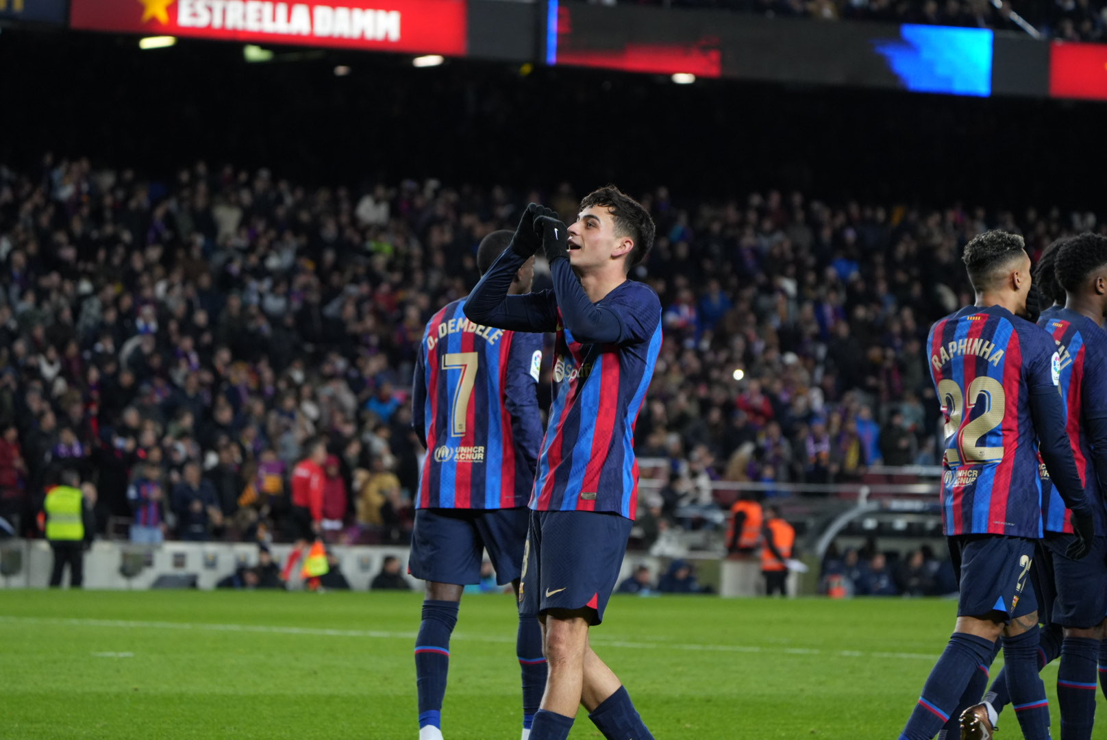 Pedri, contento, tras marcar su gol al Getafe / LUIS MIGUEL AÑÓN