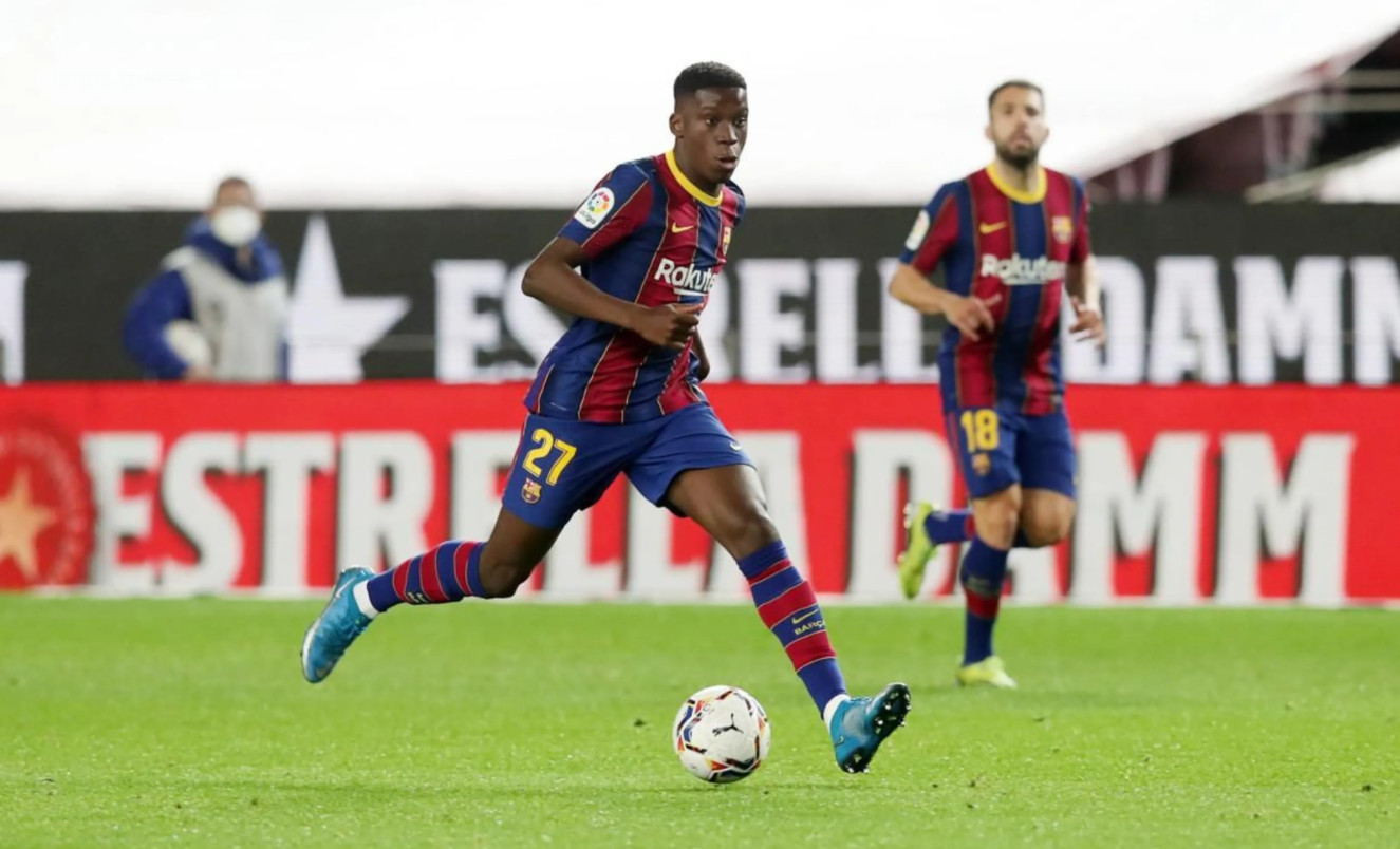 Ilaix Moriba en una acción con el Barça, la temporada pasada / FC Barcelona