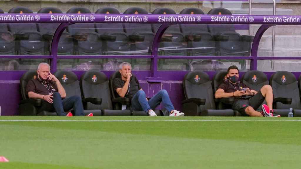 Quique Setién y Eder Sarabia en el banquillo /EFE