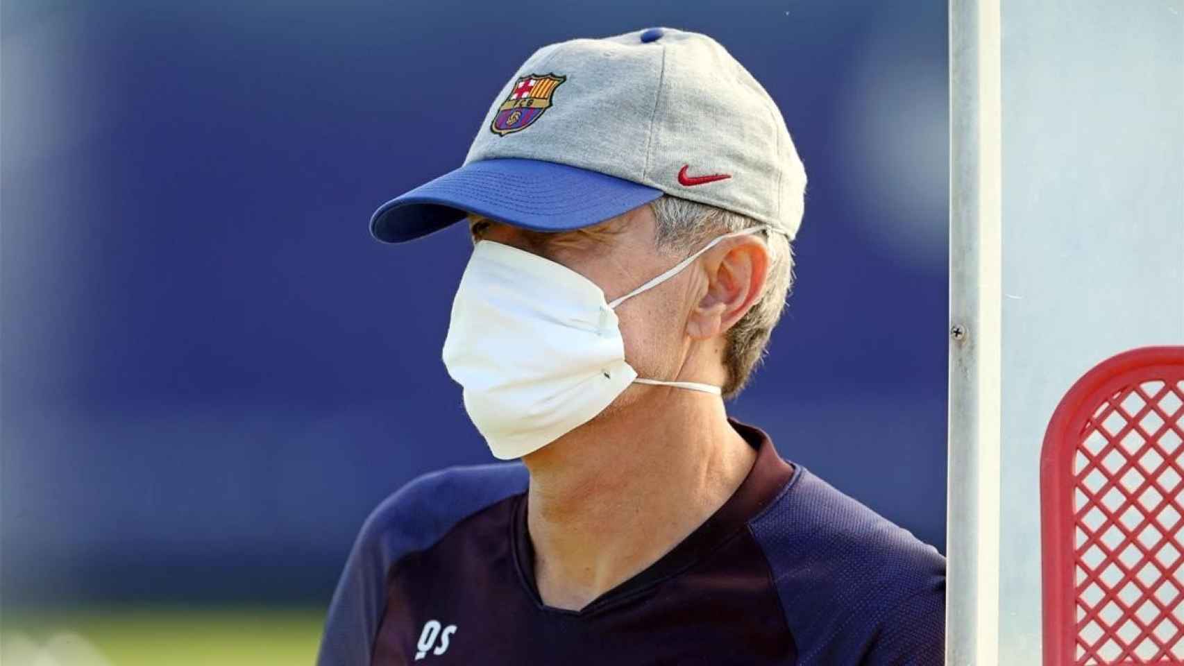 Quique Setién, durante un entrenamiento del Barça | EFE