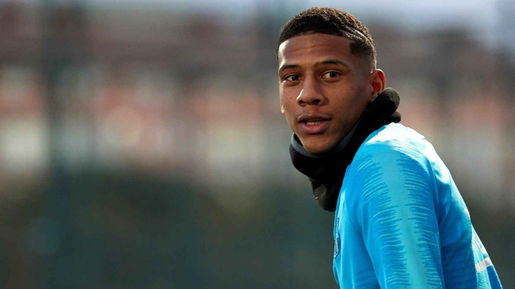 Una foto de Jean Clair Todibo durante un entrenamiento del Barça / EFE