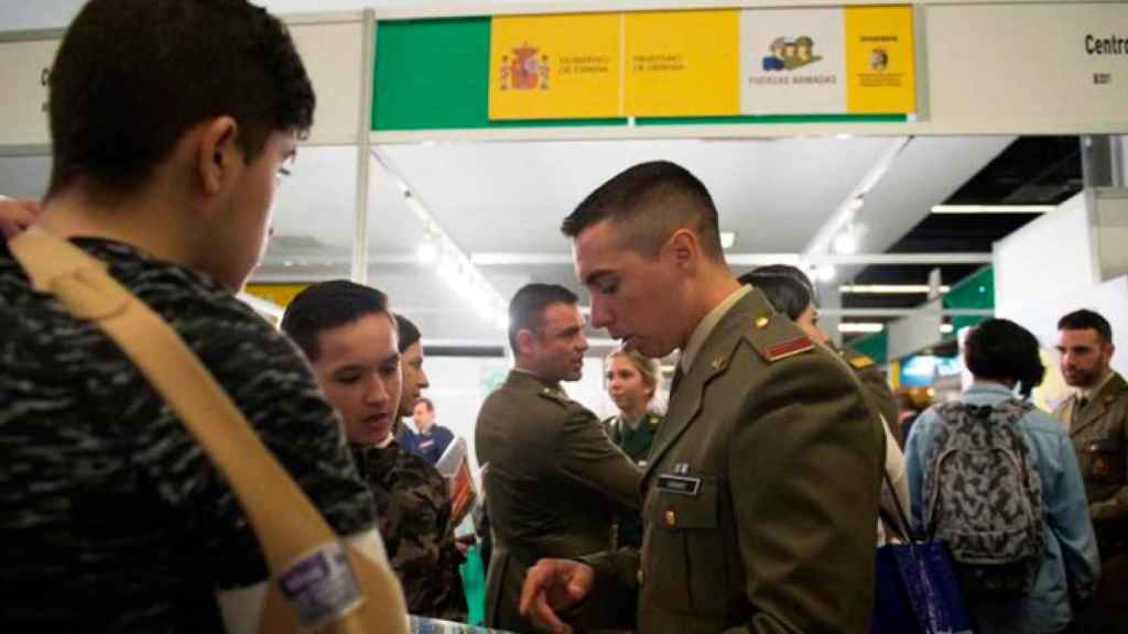 Imagen del estand de las Fuerzas Armadas en el Salón de la Enseñanza de Barcelona / CG