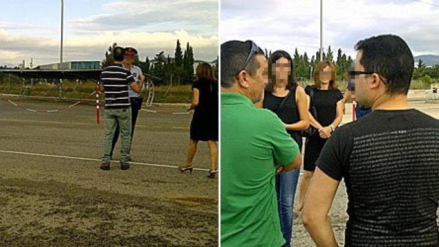 Dos momentos de la retención por parte de los Mossos d'Esquadra de un grupo de personas que se dirigían desde Tarragona a la concentración del Día de la Hispanidad en Barcelona