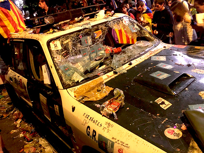 guardia civil coche destrozado