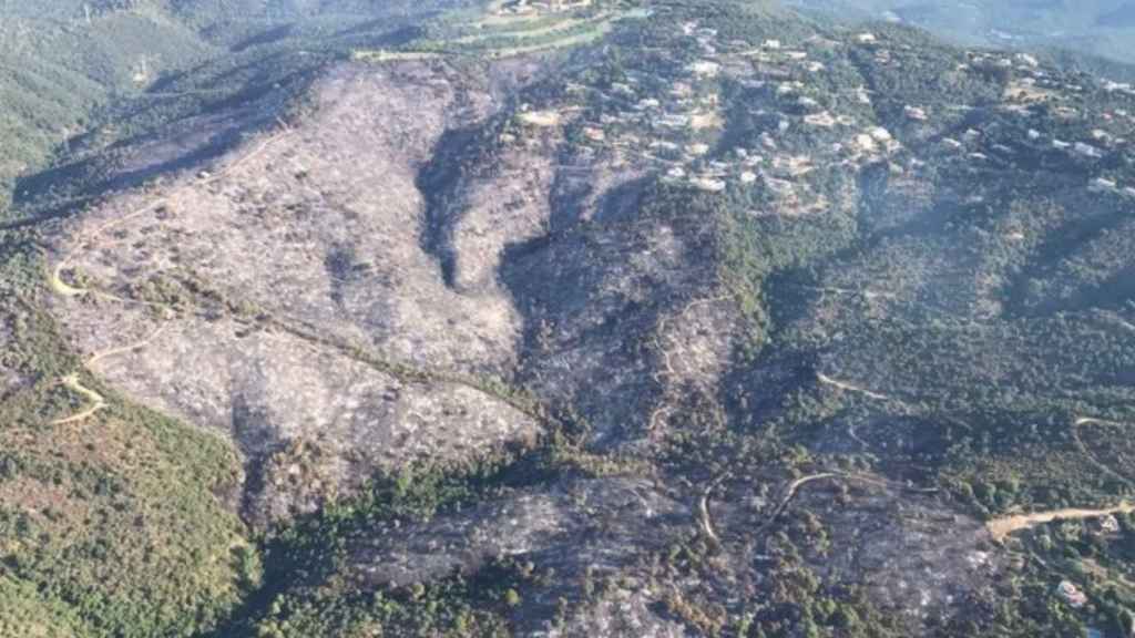 Imagen del incendio de Castell d'Aro (Girona) / BOMBERS