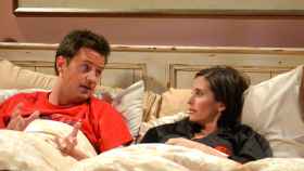 Matthew Perry en un episodio de la serie 'Friends'