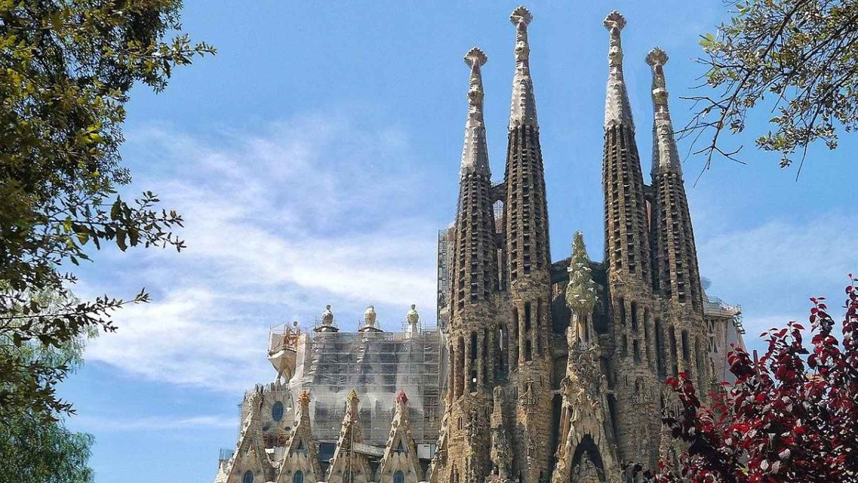 Vista de las torres de la Sagrada Familia / Patrice Audet EN PIXABAY