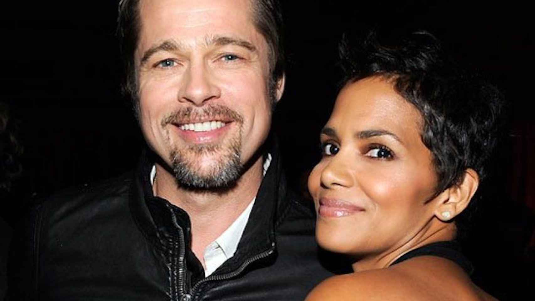 Una foto de archivo de Brad Pitt y Halle Berry