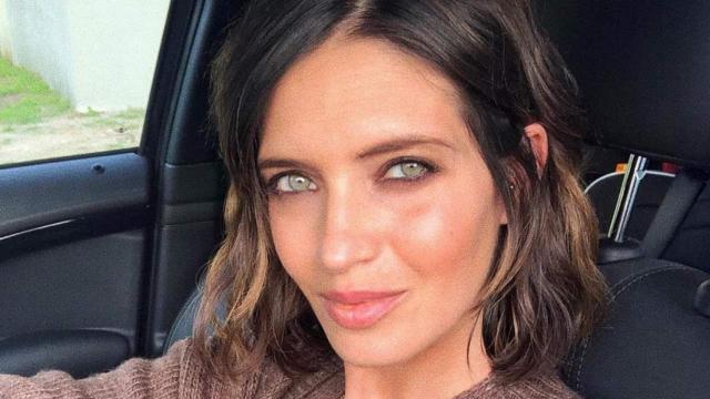 Sara Carbonero conduciendo