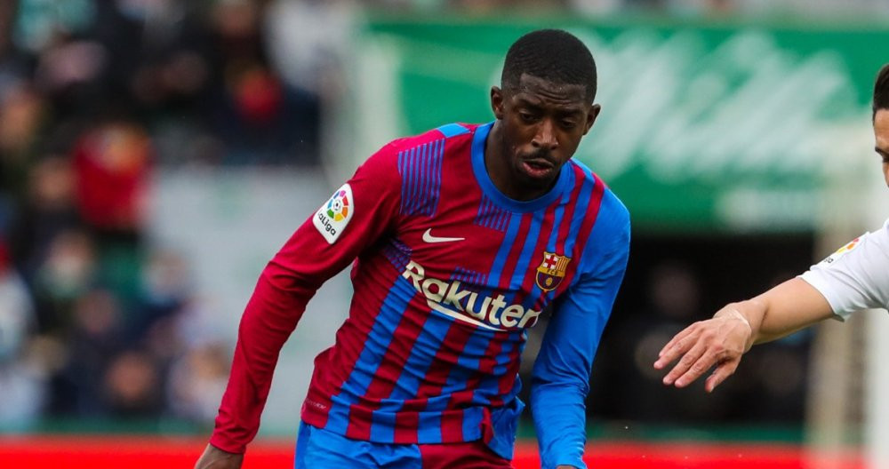 Dembelé en una jugada individual durante el Elche Barça / FCB